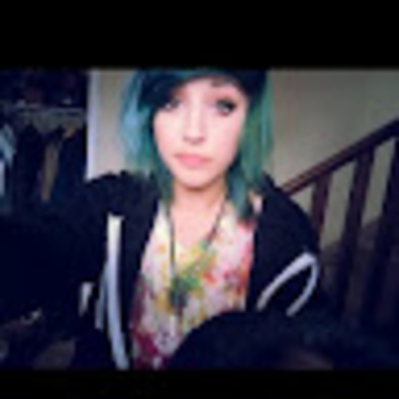 Meet your Posher, Holly - Picture 1 of 1